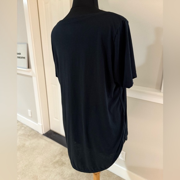 Nike Women's Black Short Sleeve Tee - Picture 6 of 7
